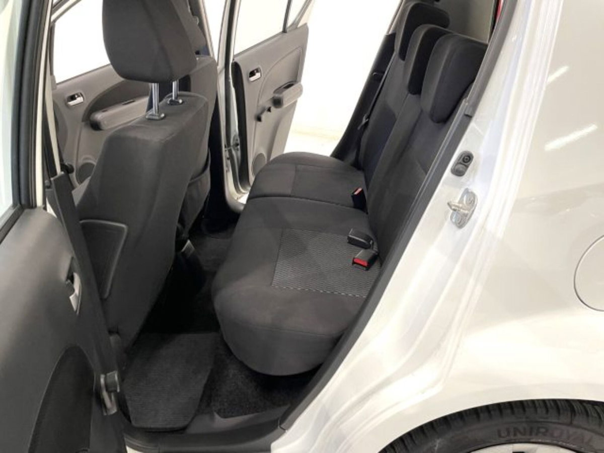 Suzuki Splash 1.0 VVT L (7)