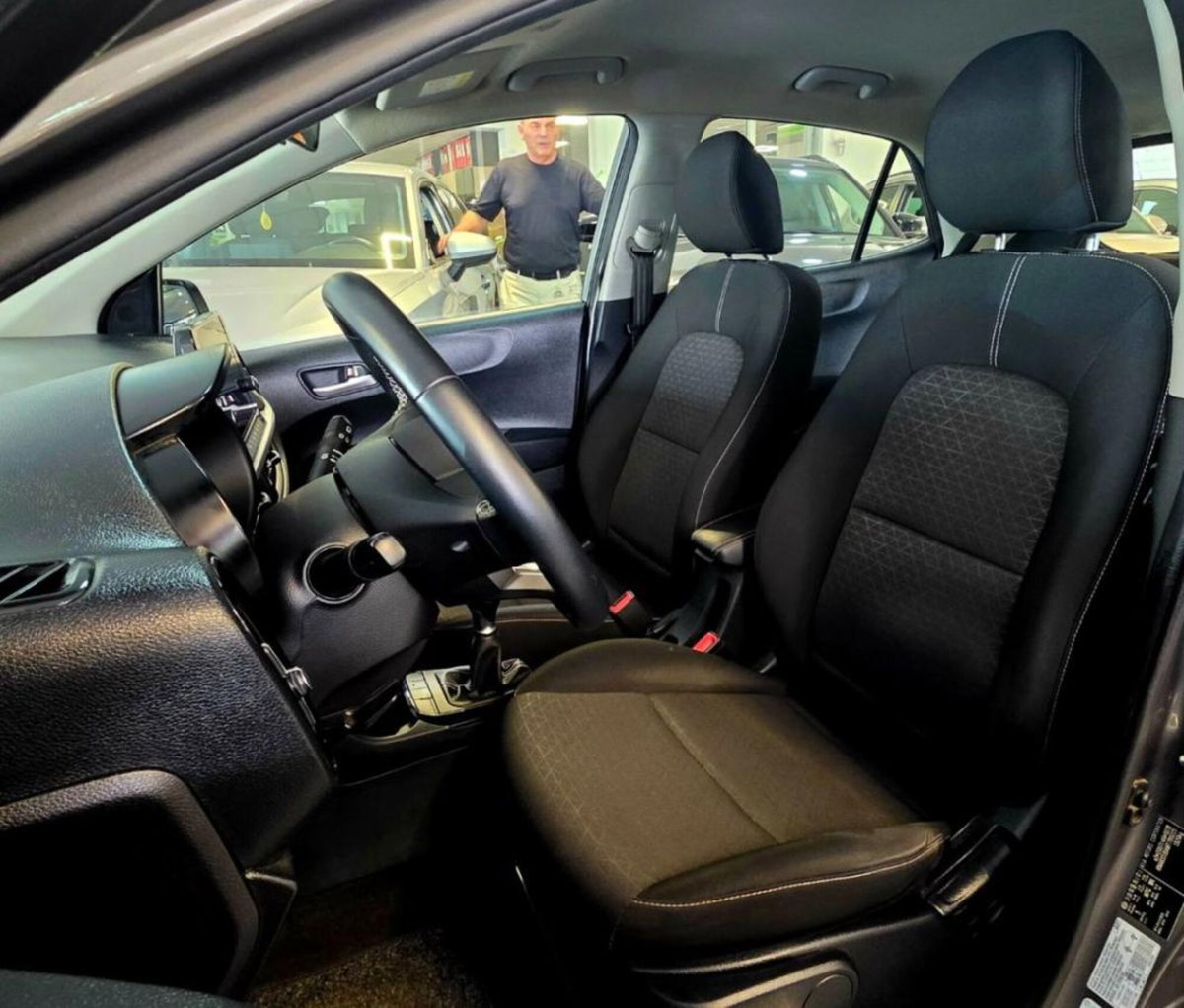 Kia Picanto 1.0 12V 5 porte AMT Style (9)