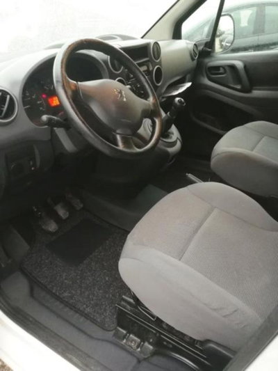 Peugeot Partner BlueHDi 75 Active (6)