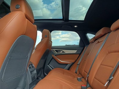 Jaguar F-Pace 2.0 D 204 CV AWD aut. R-Dynamic SE Greenstone (12)