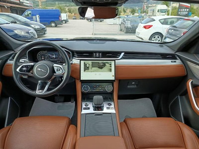 Jaguar F-Pace 2.0 D 204 CV AWD aut. R-Dynamic SE Greenstone (13)