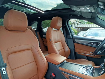 Jaguar F-Pace 2.0 D 204 CV AWD aut. R-Dynamic SE Greenstone (18)