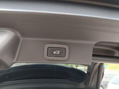 Jaguar F-Pace 2.0 D 204 CV AWD aut. R-Dynamic SE Greenstone (20)