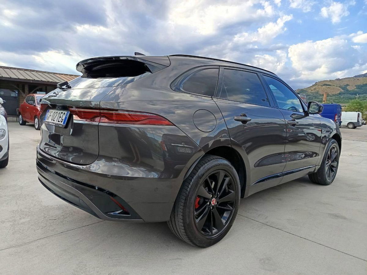 Jaguar F-Pace 2.0 D 204 CV AWD aut. R-Dynamic SE Greenstone (4)