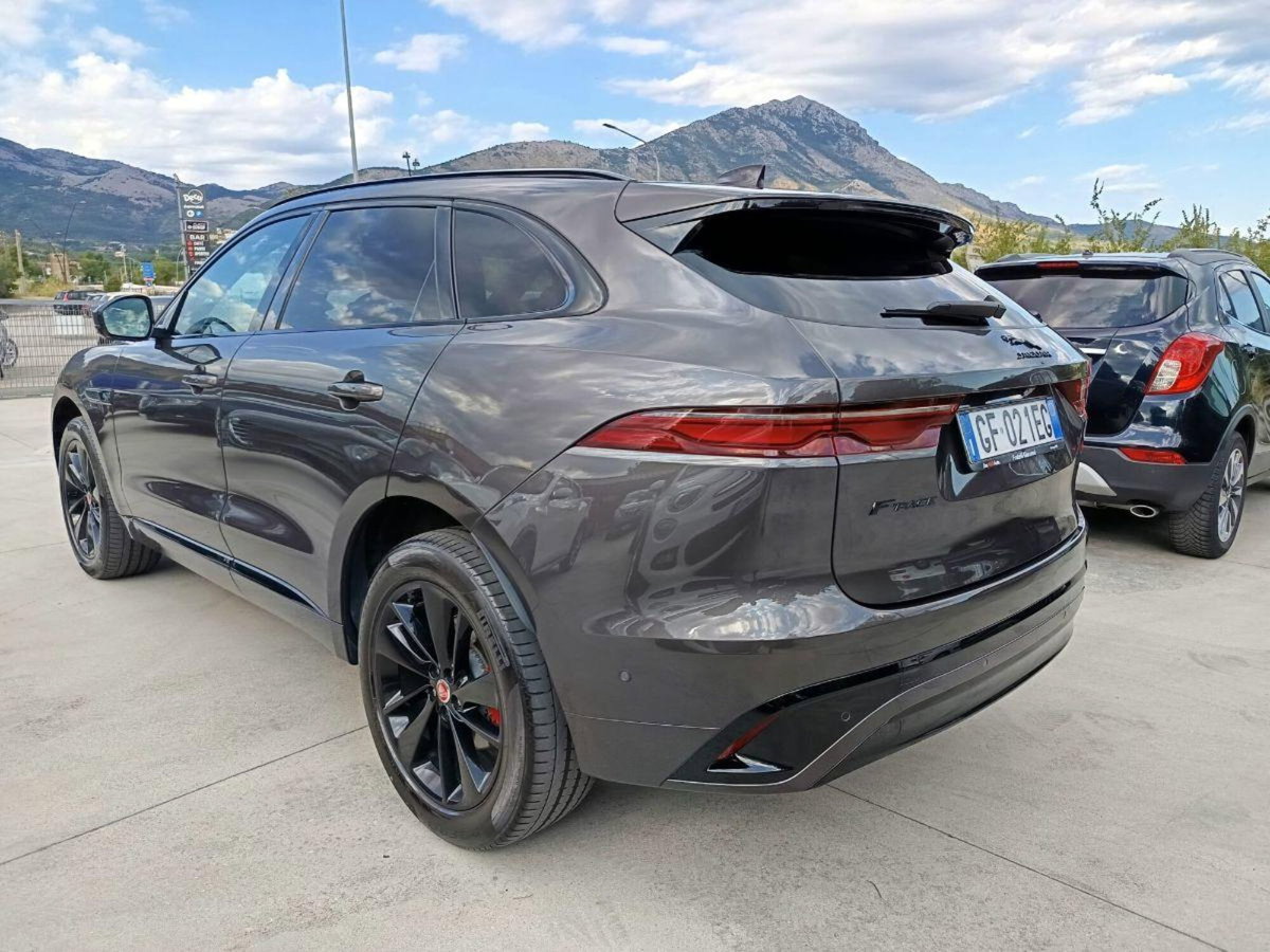 Jaguar F-Pace 2.0 D 204 CV AWD aut. R-Dynamic SE Greenstone (6)