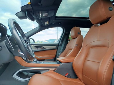 Jaguar F-Pace 2.0 D 204 CV AWD aut. R-Dynamic SE Greenstone (8)
