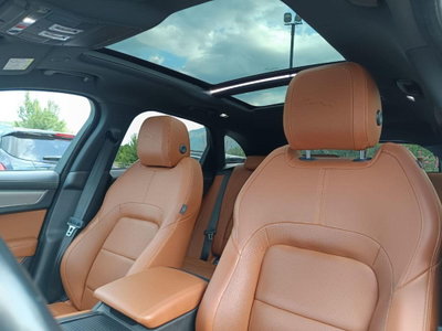 Jaguar F-Pace 2.0 D 204 CV AWD aut. R-Dynamic SE Greenstone (9)