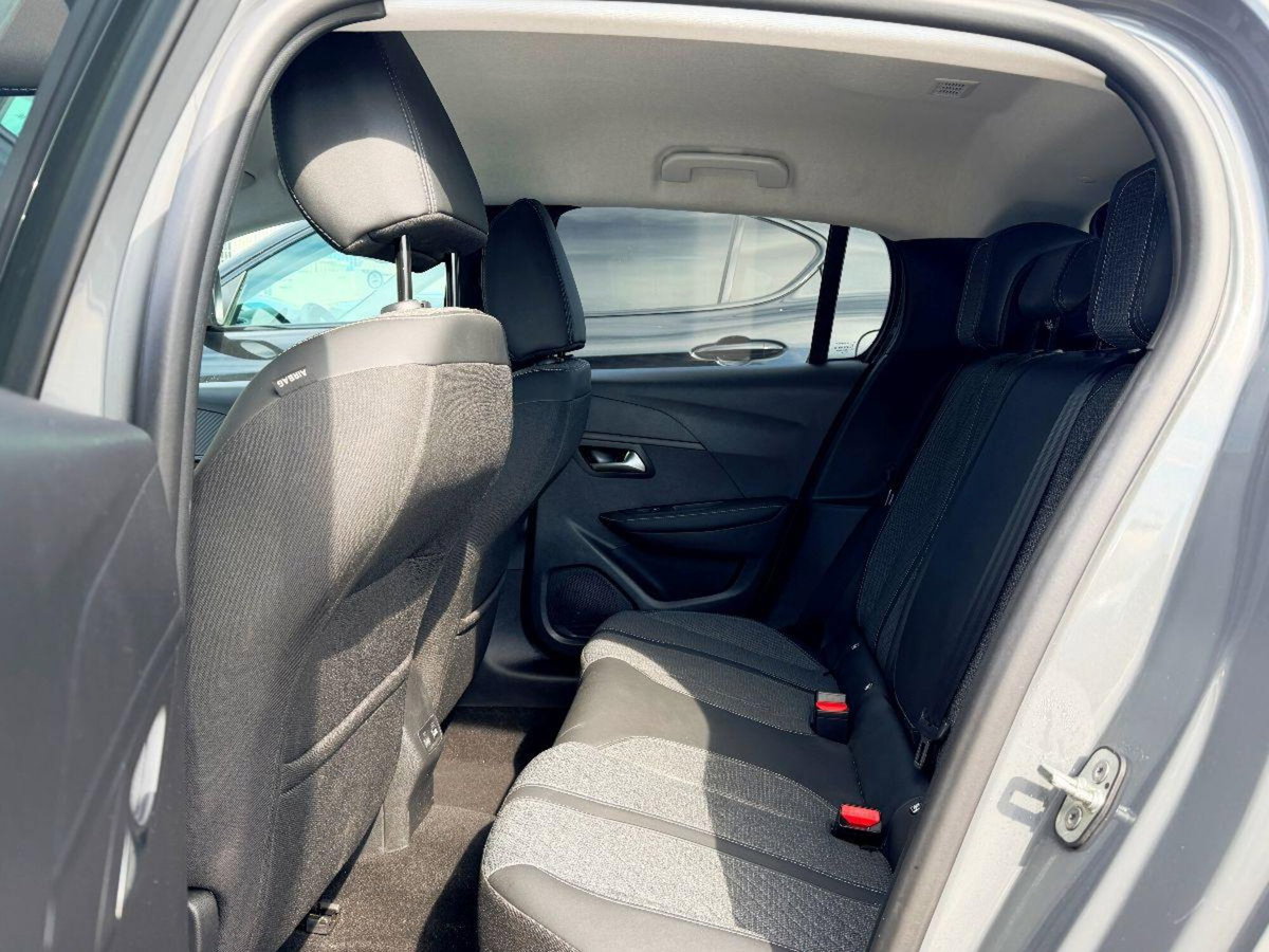 Peugeot 208 1.2 puretech Allure s&s 100cv (10)