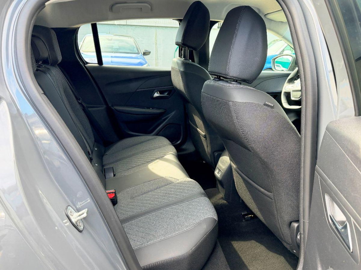 Peugeot 208 1.2 puretech Allure s&s 100cv (11)