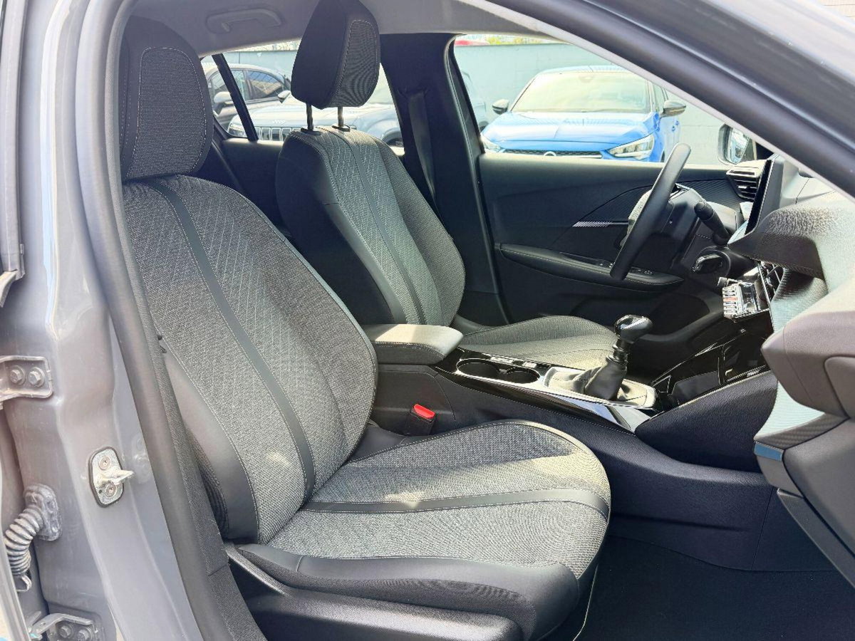 Peugeot 208 1.2 puretech Allure s&s 100cv (12)