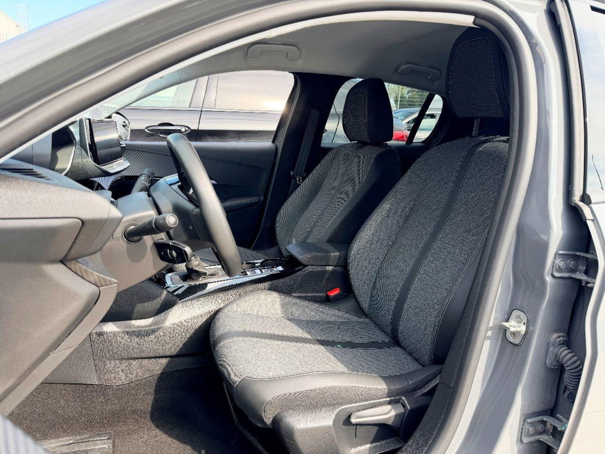 Peugeot 208 1.2 puretech Allure s&s 100cv (13)