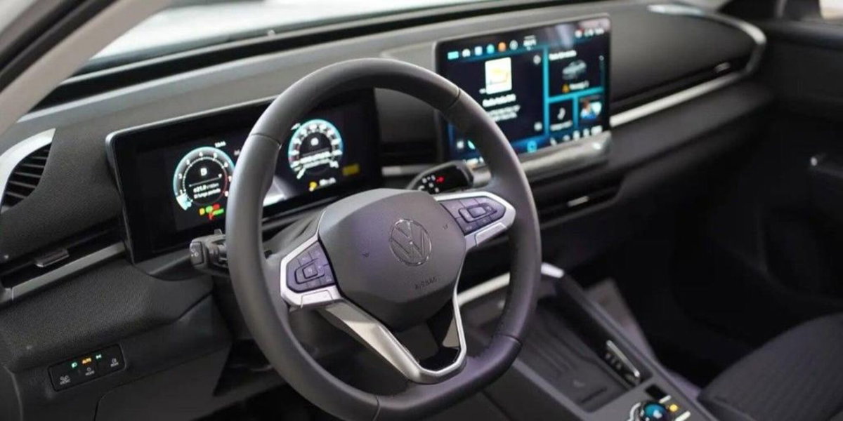 Volkswagen T-Roc 1.5 tsi Life dsg (6)