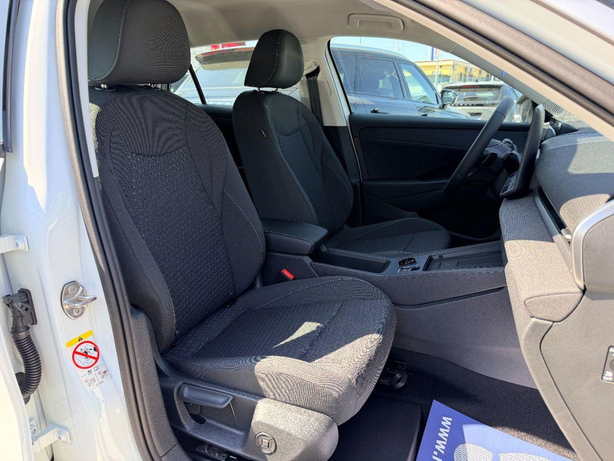 Volkswagen T-Roc 1.5 etsi Life 115cv dsg (10)