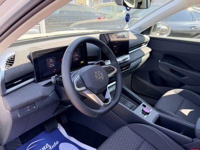 Volkswagen T-Roc 1.5 etsi Life 115cv dsg (8)