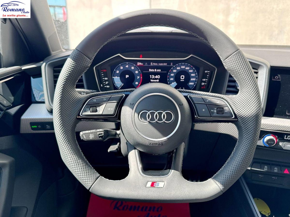 Audi A1 Sportback 30 TFSI S tronic Identity Black (8)