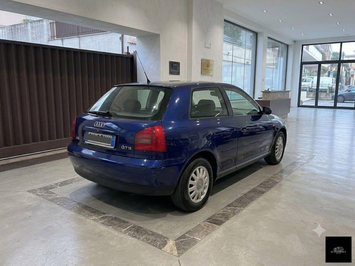 Audi A3 1.9 TDI cat 3p. Attraction (3)