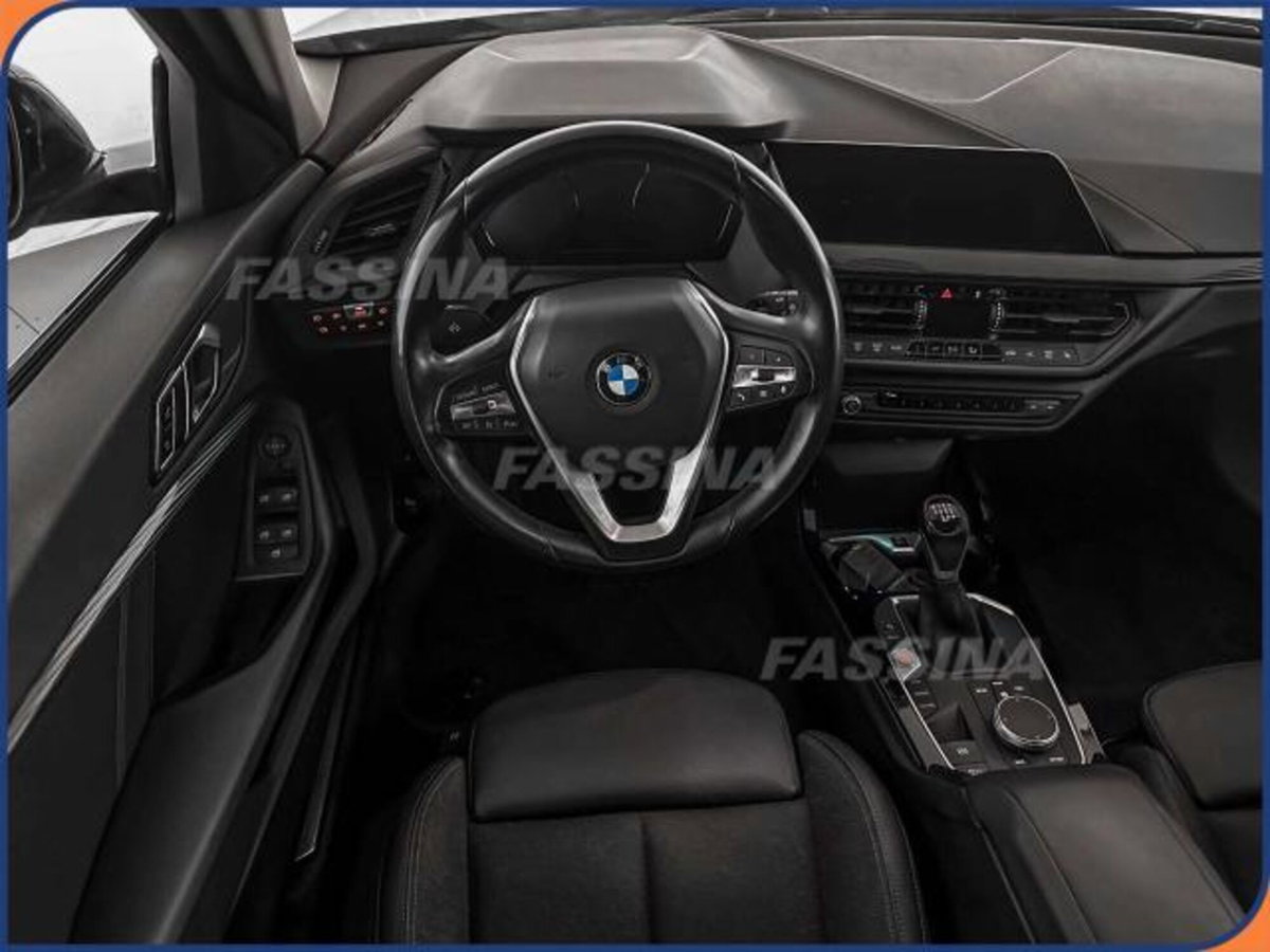 BMW Serie 1 118i Msport 136cv (8)