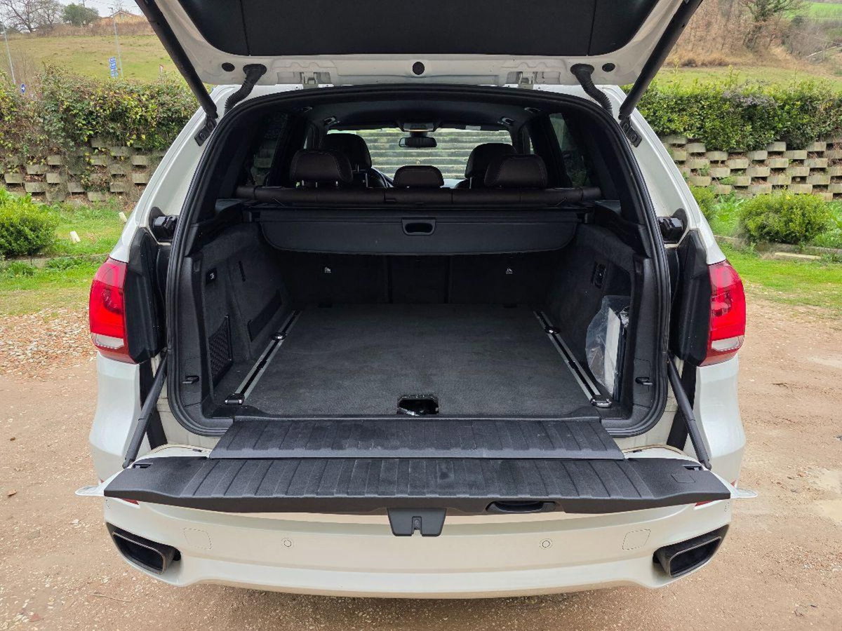 BMW X5 M50d (12)