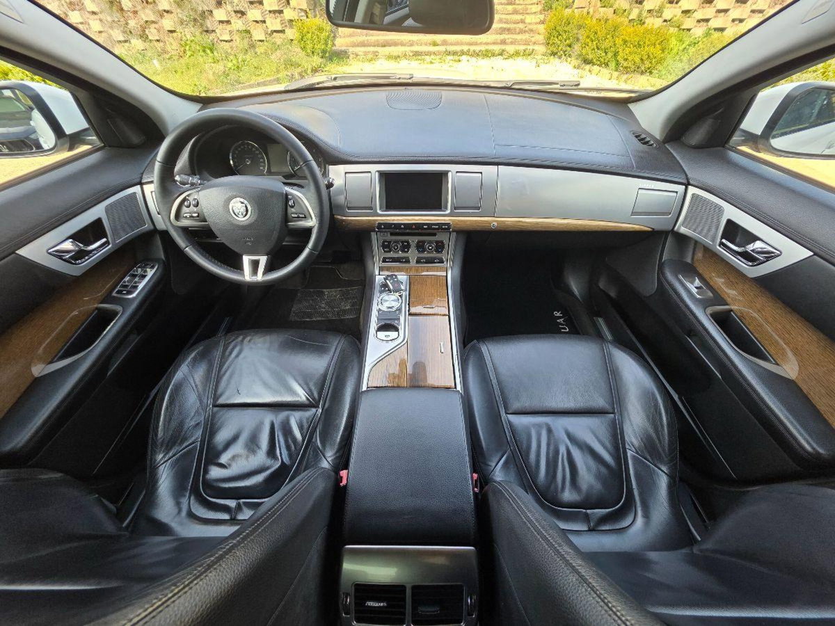 Jaguar XF 2.2 D Eco Prestige (14)