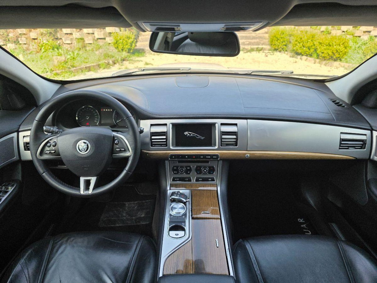 Jaguar XF 2.2 D Eco Prestige (16)