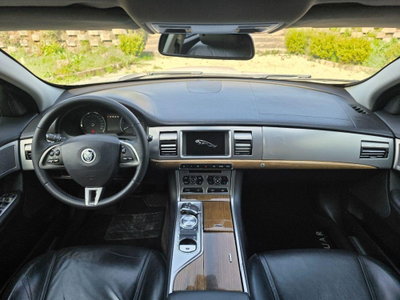 Jaguar XF 2.2 D Eco Prestige (16)