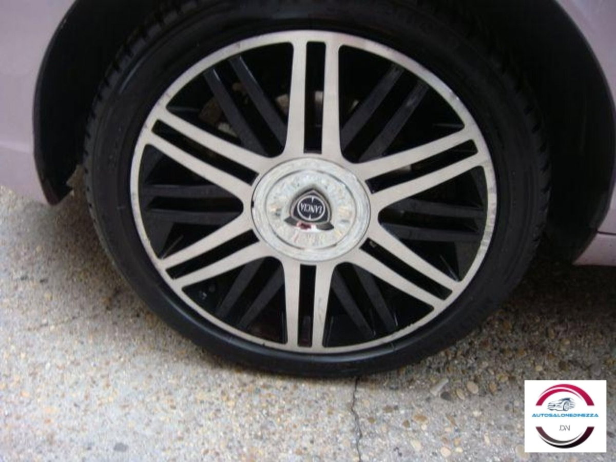 Lancia Ypsilon 1.2 Elle (7)