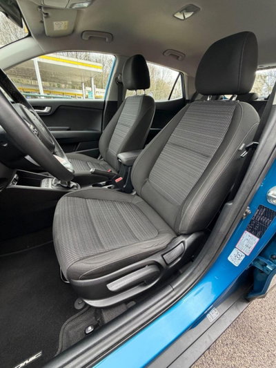 Kia Stonic 1.0 T-GDi 100 CV MHEV iMT Style (7)