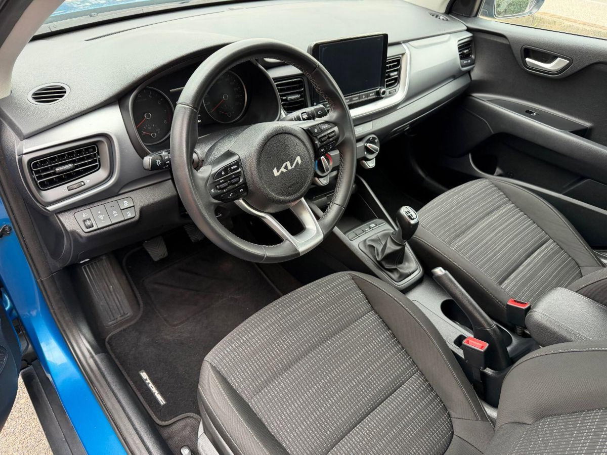 Kia Stonic 1.0 T-GDi 100 CV MHEV iMT Style (8)