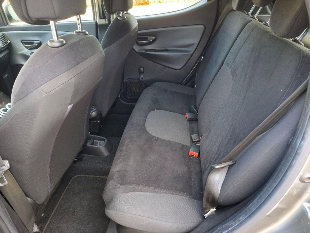 Lancia Ypsilon 1.3 MJT 16V 95 CV 5 porte S&S Platinum (10)