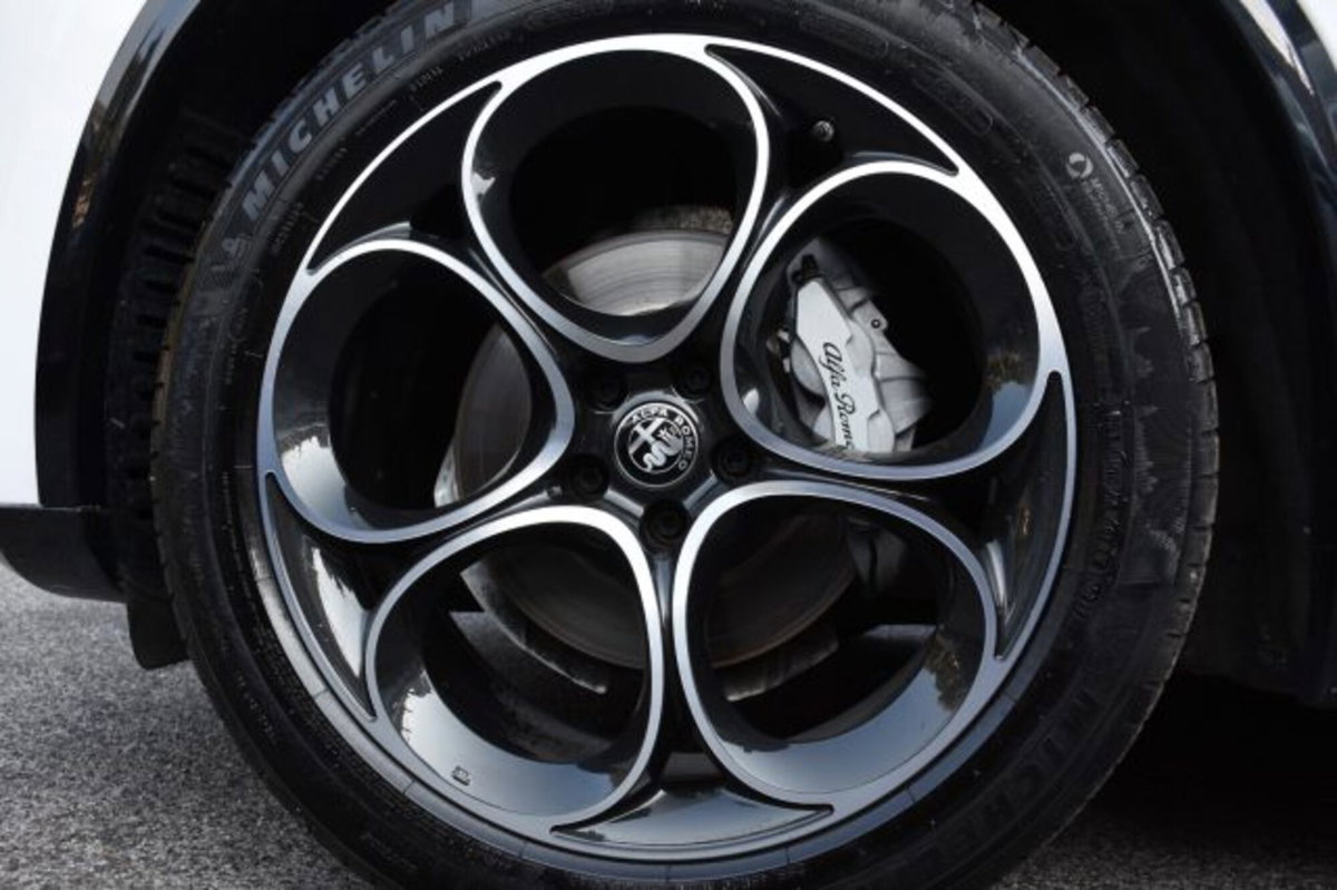 Alfa Romeo Stelvio Stelvio 2.2 Turbodiesel 210 CV AT8 Q4 Veloce (6)