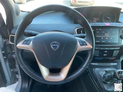 Lancia Ypsilon 1.0 FireFly 5 porte S&S Hybrid Ecochic A. Ferretti (11)