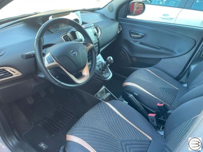 Lancia Ypsilon 1.0 FireFly 5 porte S&S Hybrid Ecochic A. Ferretti (14)
