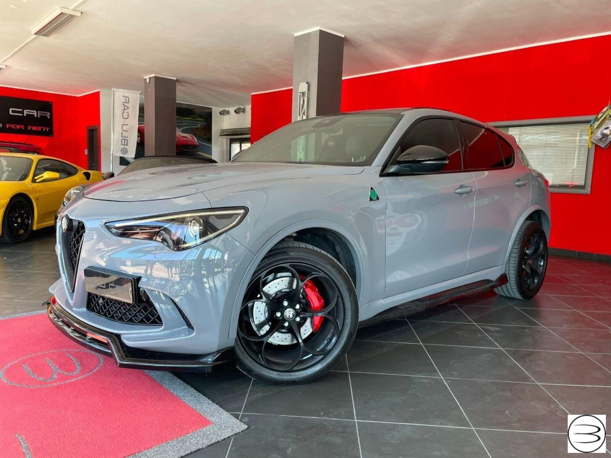 Alfa Romeo Stelvio Stelvio 2.9 Bi-Turbo V6 510 CV AT8 Quadrifoglio (2)