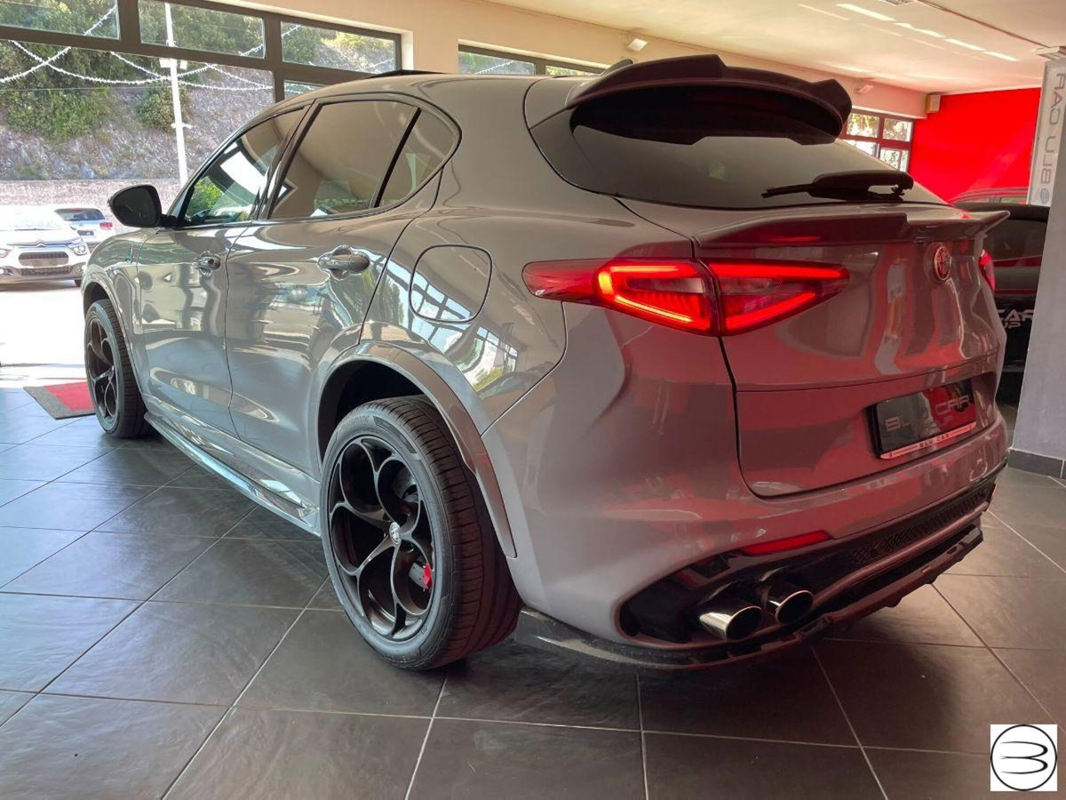 Alfa Romeo Stelvio Stelvio 2.9 Bi-Turbo V6 510 CV AT8 Quadrifoglio (7)
