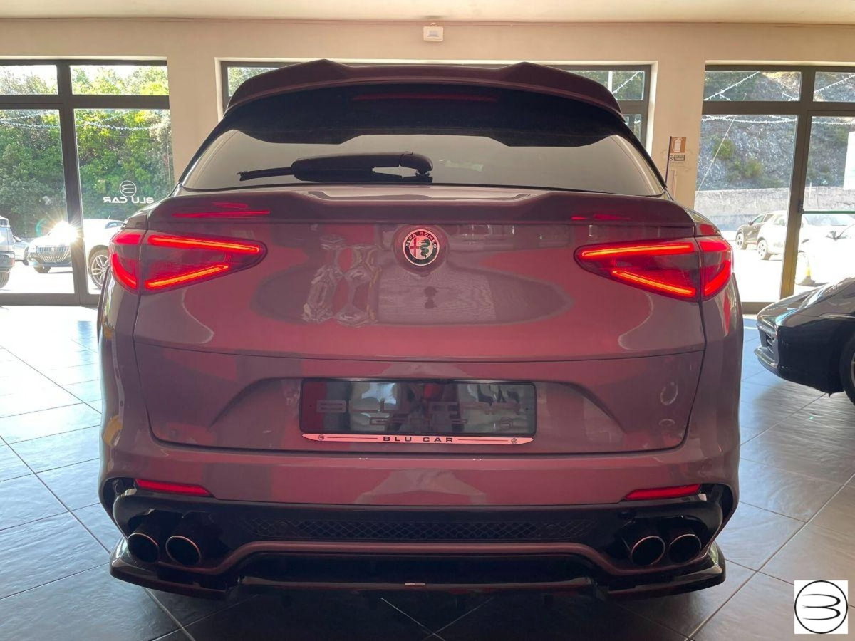 Alfa Romeo Stelvio Stelvio 2.9 Bi-Turbo V6 510 CV AT8 Quadrifoglio (8)
