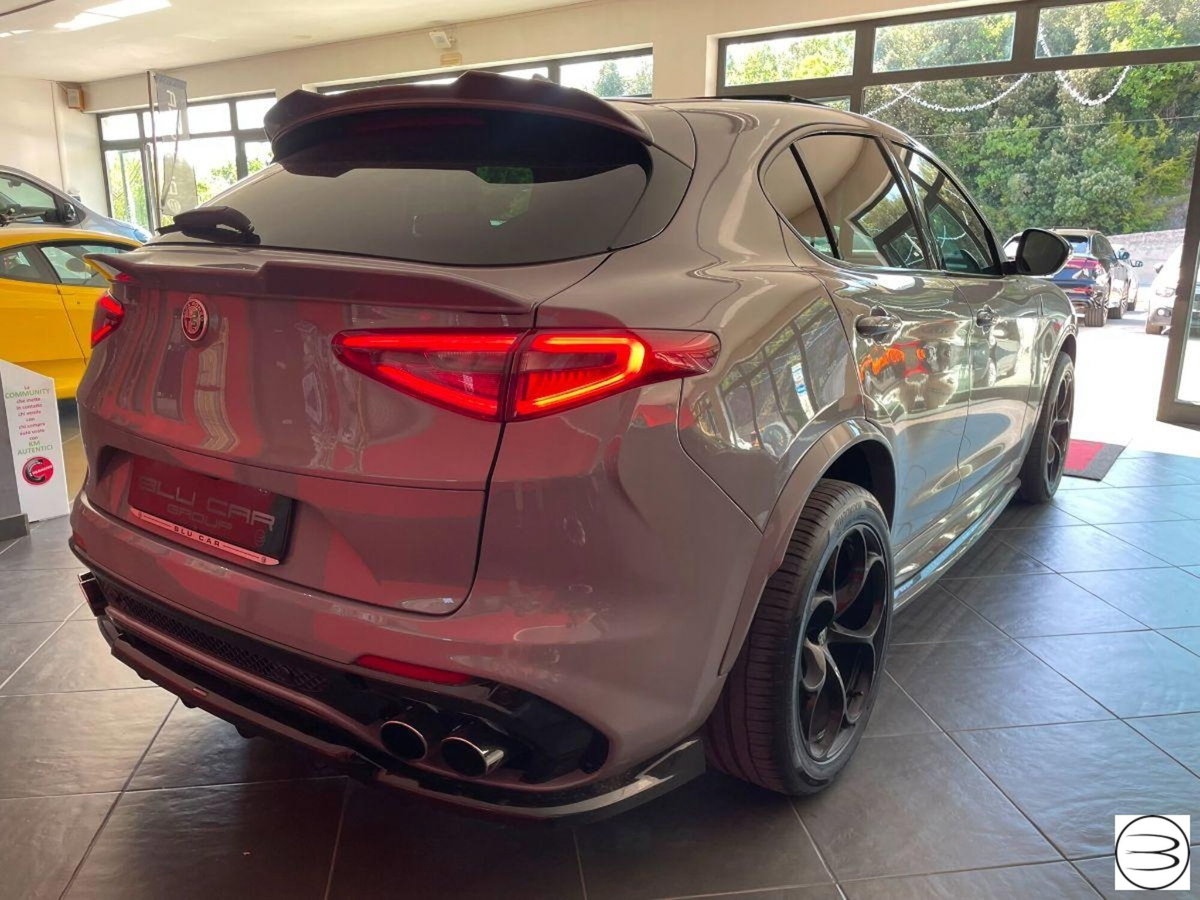 Alfa Romeo Stelvio Stelvio 2.9 Bi-Turbo V6 510 CV AT8 Quadrifoglio (9)