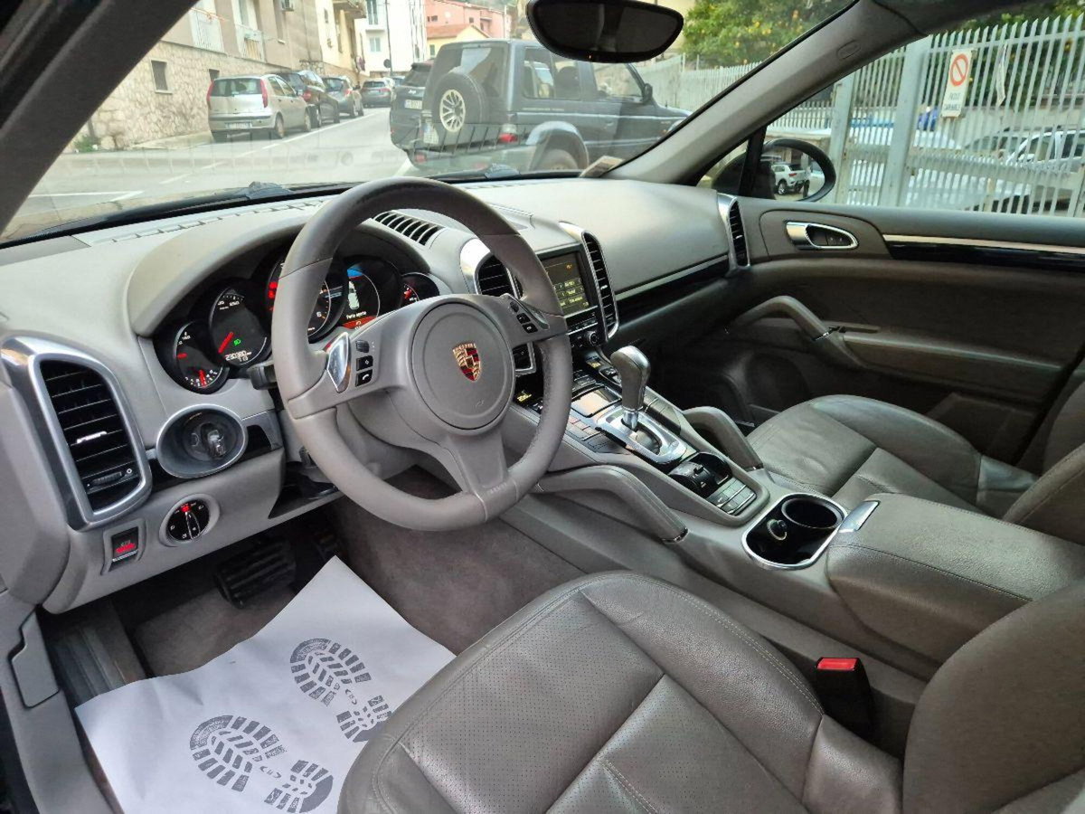 Porsche Cayenne 3.0 Diesel Platinum Edition (12)
