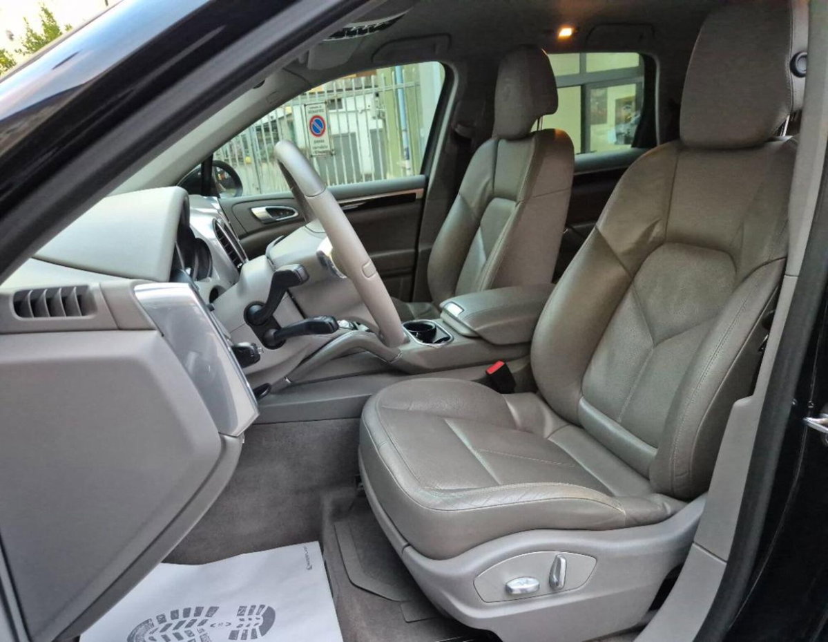Porsche Cayenne 3.0 Diesel Platinum Edition (13)