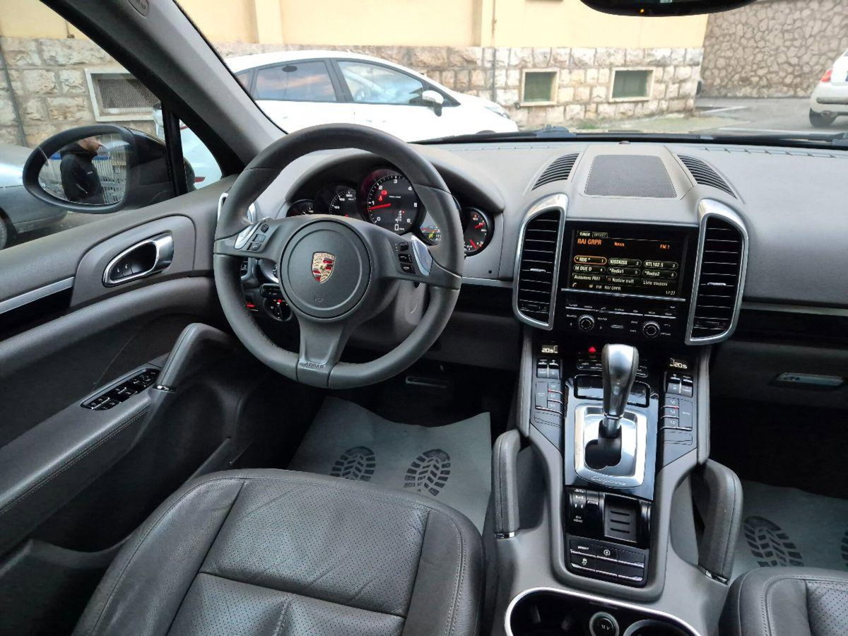 Porsche Cayenne 3.0 Diesel Platinum Edition (15)