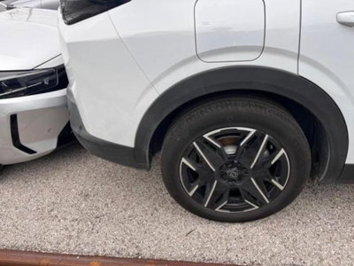 Peugeot 5008 1.2 hybrid GT 145cv 5p.ti e-dcs6 (3)