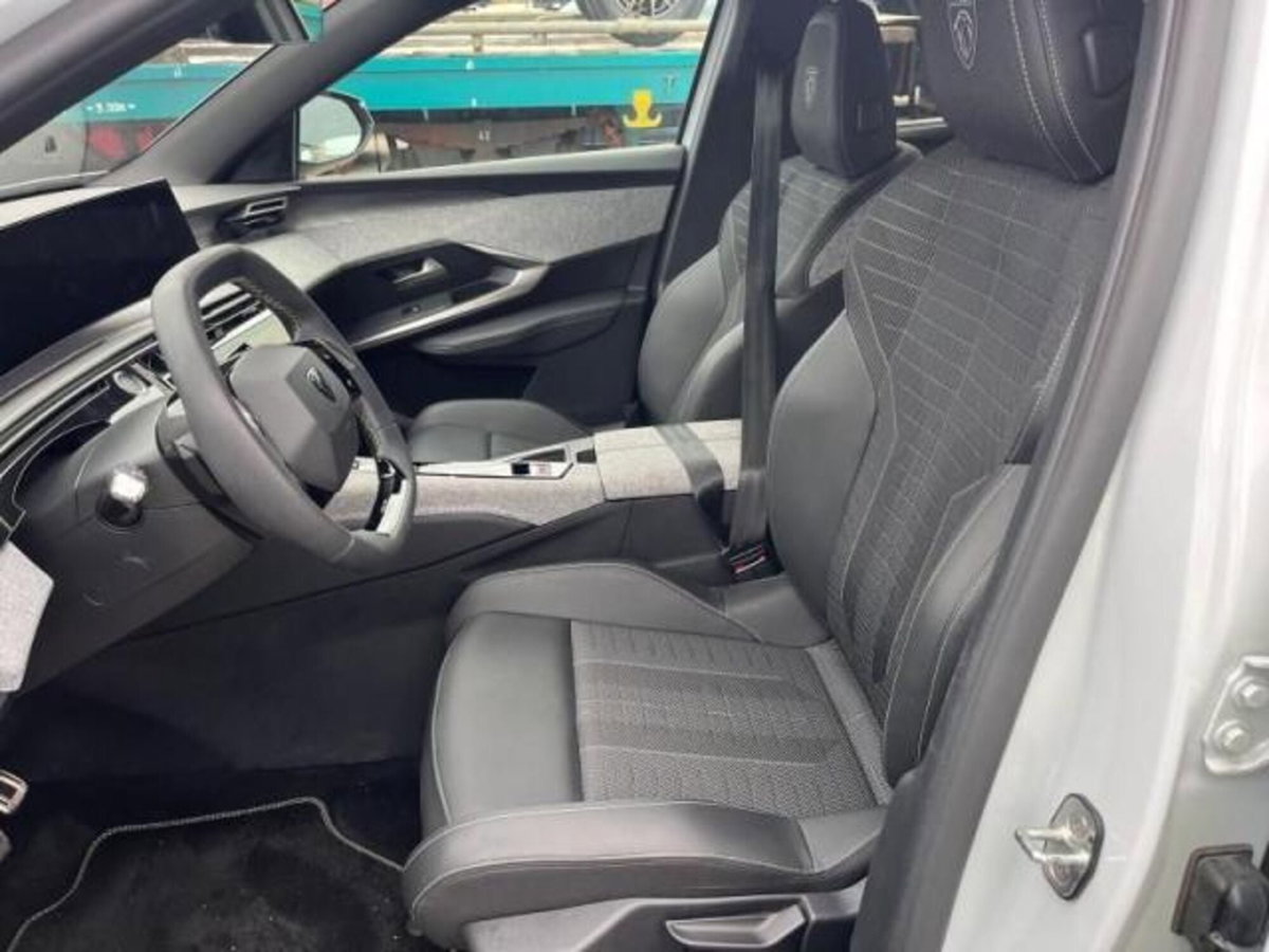 Peugeot 5008 1.2 hybrid GT 145cv 5p.ti e-dcs6 (7)
