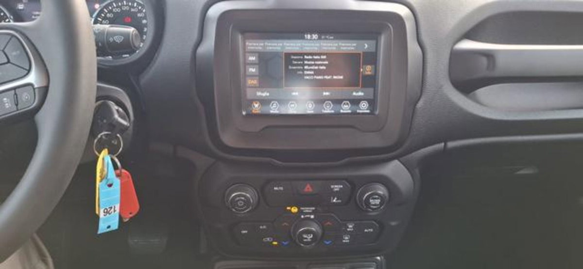 Jeep Renegade 1.5 turbo t4 mhev Renegade 2wd dct (15)