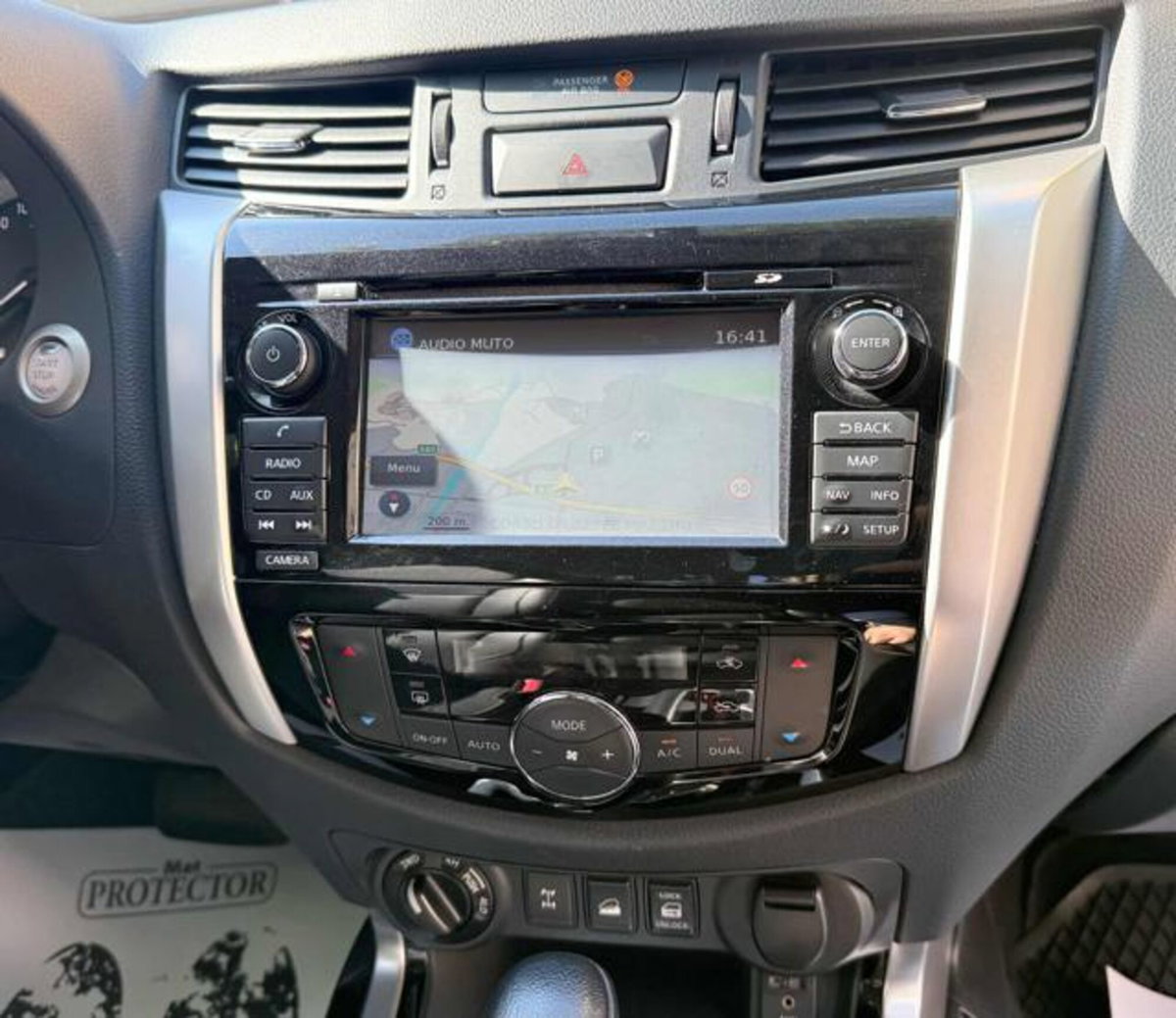 Nissan Navara 2.3 dCi 190 CV 7AT 4WD Double Cab N-Guard (10)