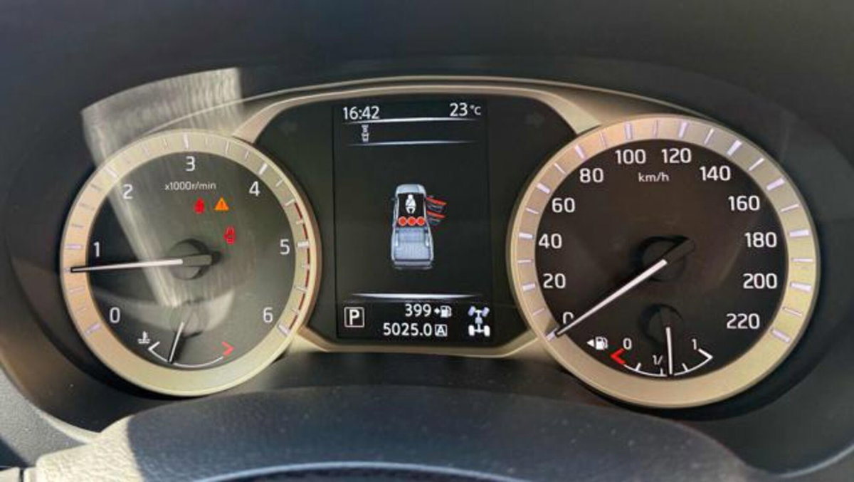 Nissan Navara 2.3 dCi 190 CV 7AT 4WD Double Cab N-Guard (12)