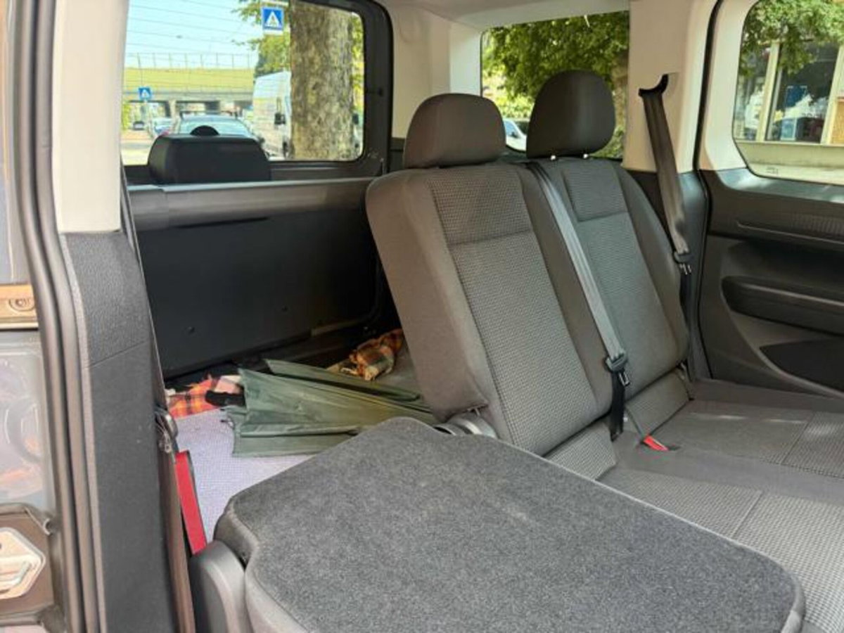 Volkswagen Caddy 1.5 TSI 114 CV DSG Space (19)