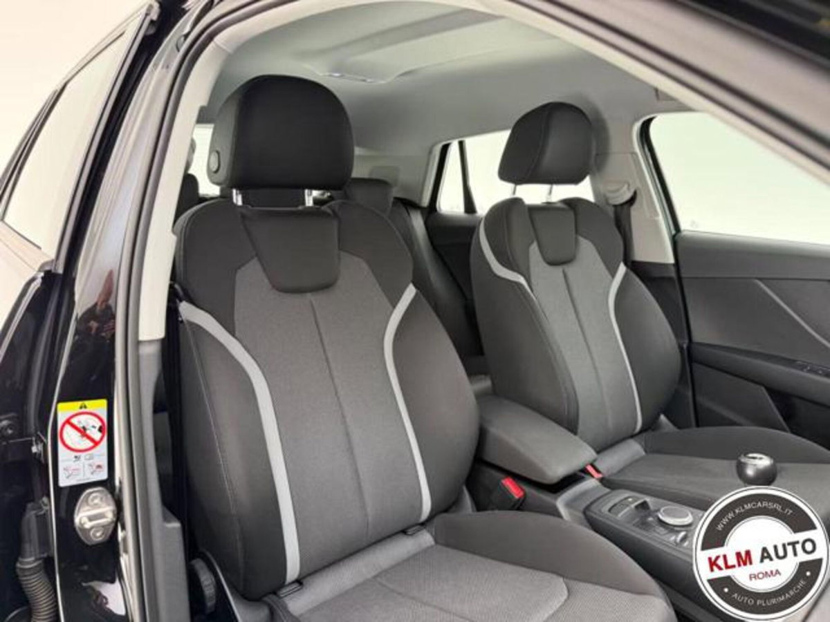 Audi Q2 Q2 35 TFSI Identity Black (8)
