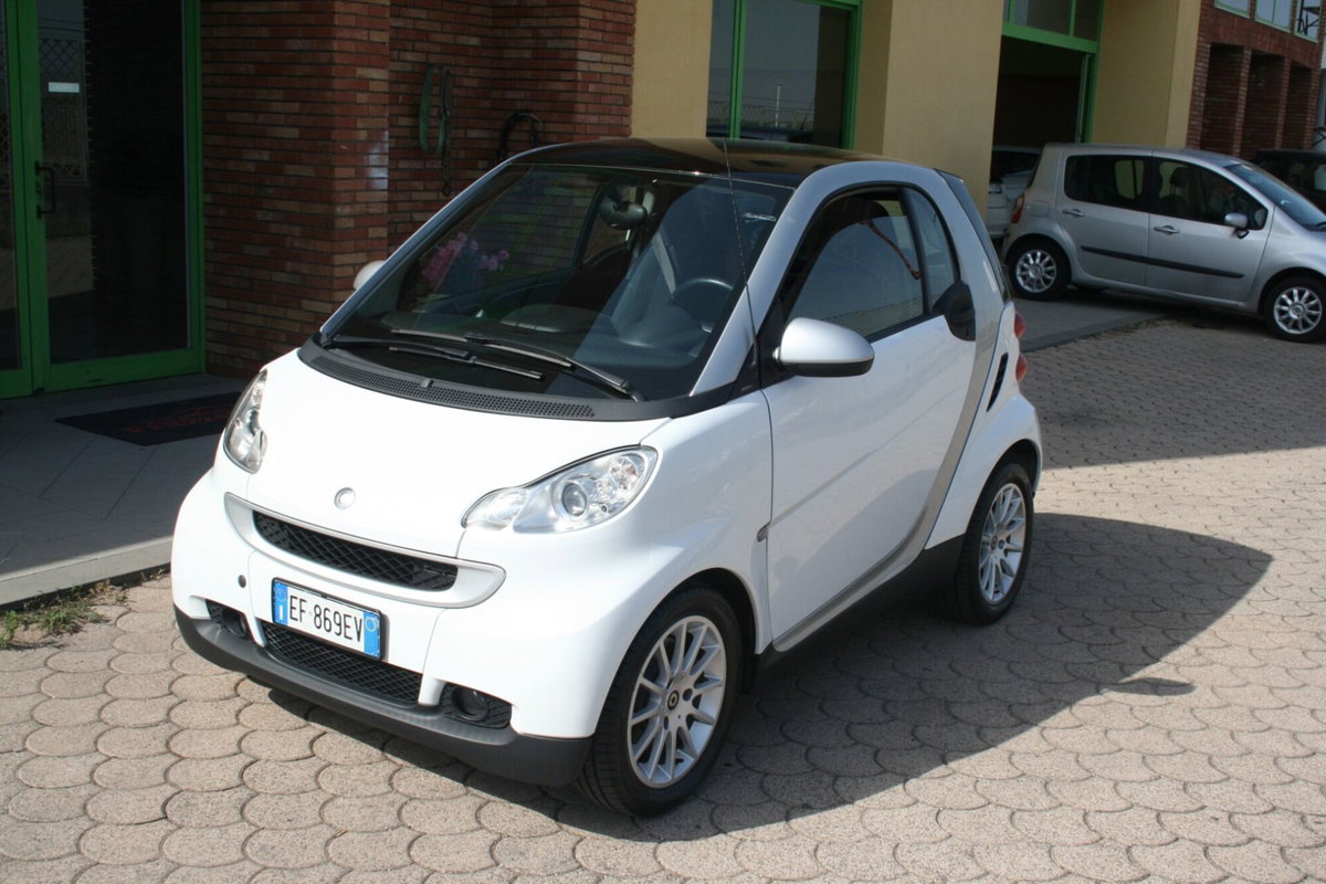 smart Fortwo 1000 52 kW MHD coupé passion (2)