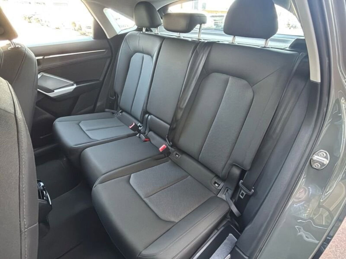 Audi Q3 Sportback 35 TDI quattro S tronic Business Plus (11)