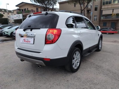 Chevrolet Captiva 2.0 VCDi LTZ (4)