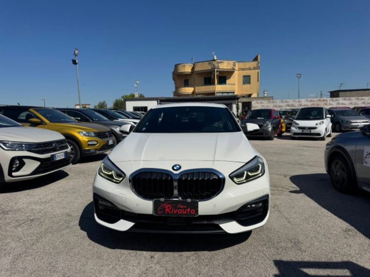 BMW Serie 1 116d 2.0 116CV cat 5 porte Attiva DPF (2)